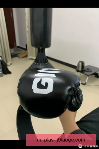 轻量级拳击装备检查从严，安全保障成为首要标准